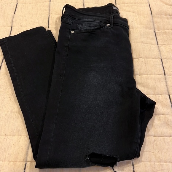 Good American Good Legs Jeans - Picture 4 of 9